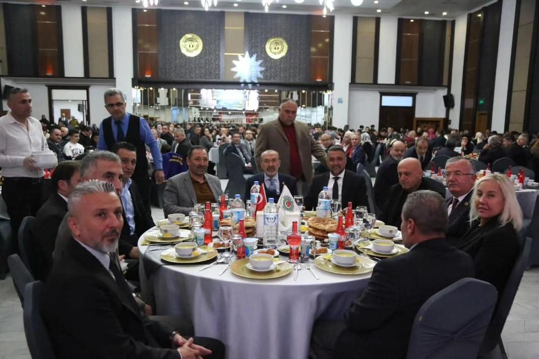 Etimesgut'ta Milliyetçi Hareket Partisi'nin düzenlediği iftar programı dayanışmayı artırıyor