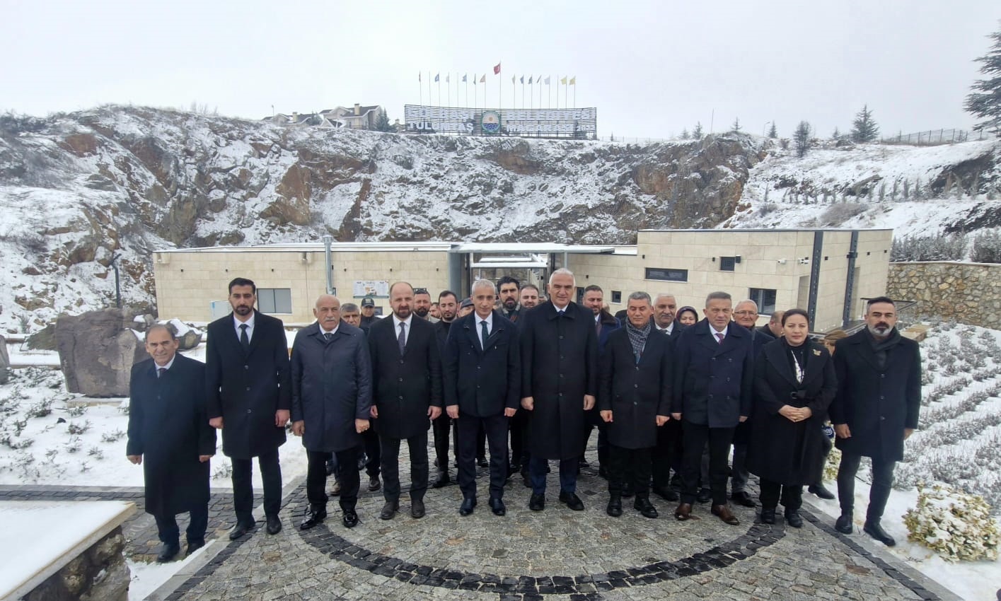 Kültür ve Turizm Bakanı Mehmet Nuri Ersoy, Tulumtaş Mağarası'nı ziyaret etti