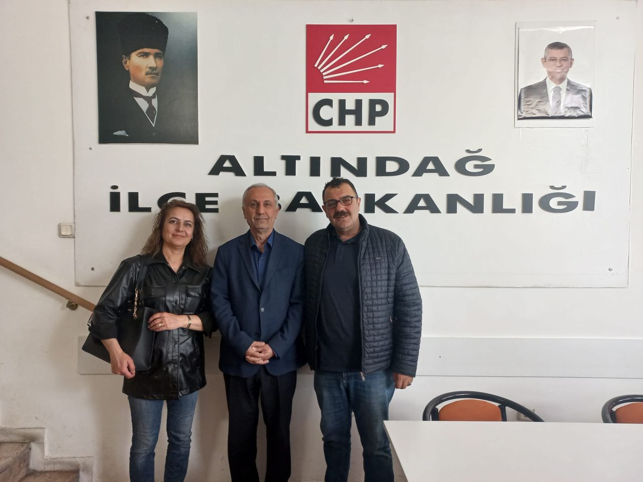 Siyasi Hareketlilikte Önemli Bir Değişiklik: Serkan ve Beste Efecioğlu, CHP'ye Katıldı