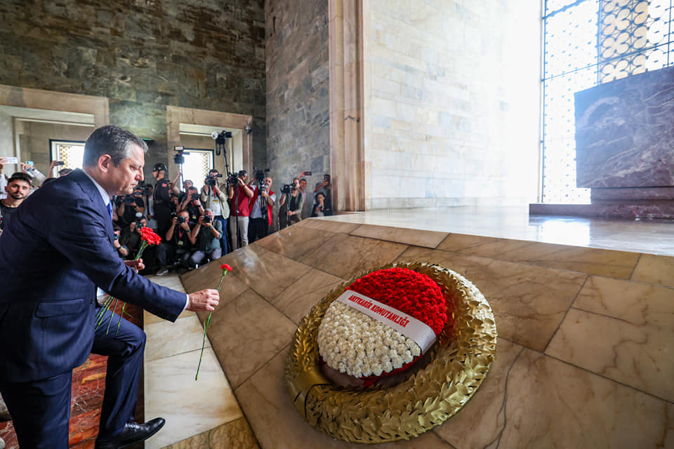 CHP Etimesgut İlçe Başkanlığı, Gençlerle Birlikte Anıtkabir'e Yürüdü