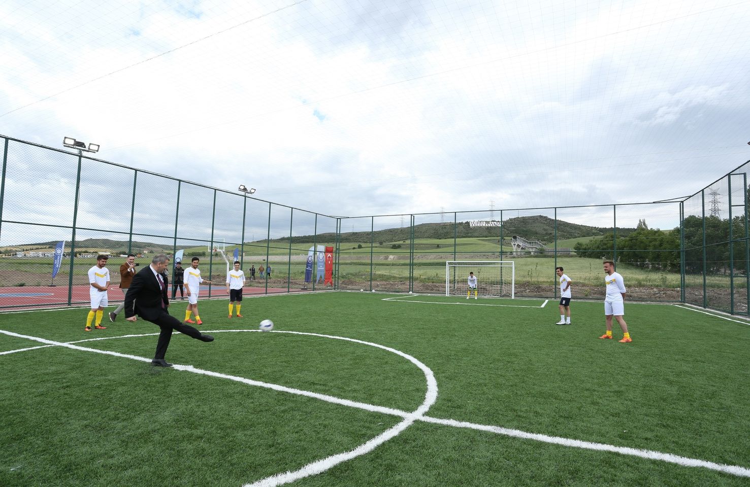 Gazi Üniversitesi Kazan Yerleşkesi'nde Yeni Spor Tesislerinin Açılışı Yapıldı