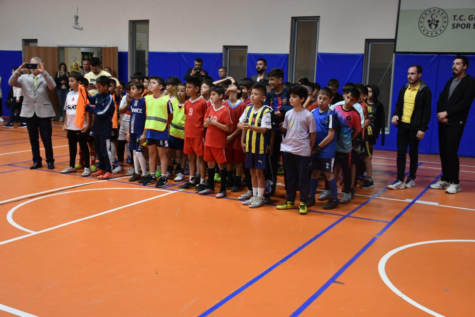 İlkokullar Arası Futbol Turnuvası Ödül Töreni