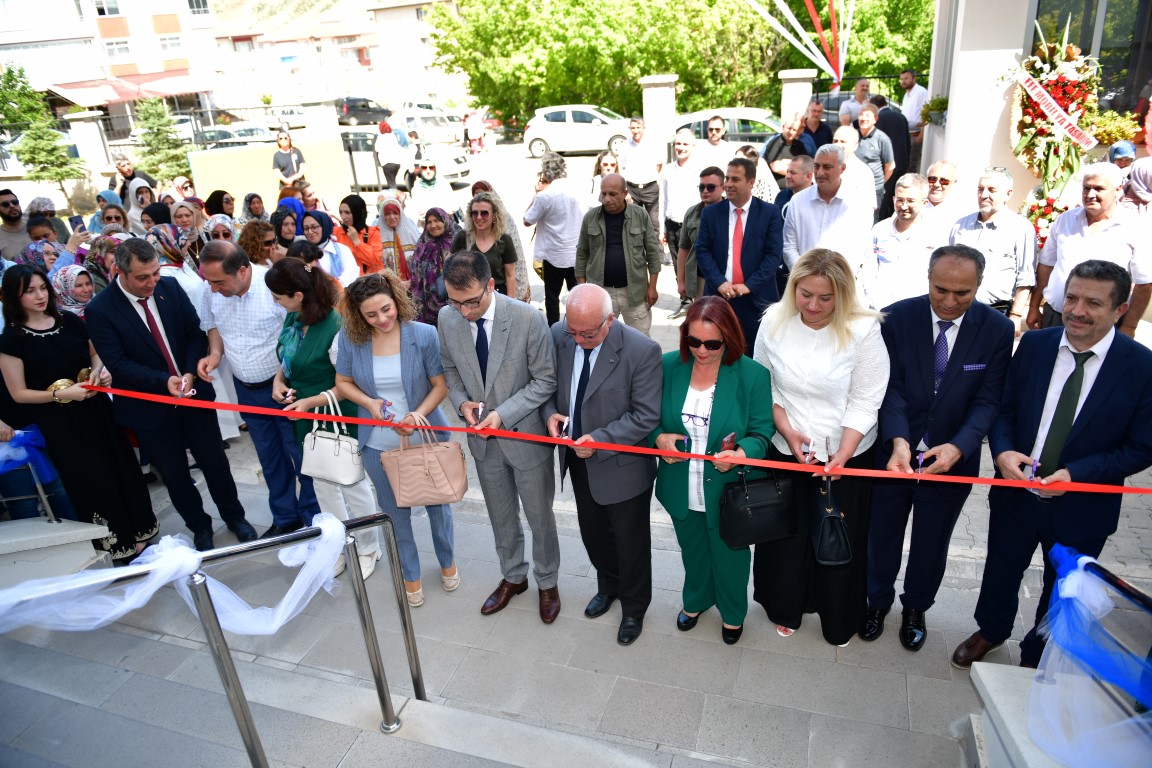 Beypazarı Halk Eğitim Merkezi'nde Yıl Sonu Sergi Açıldı