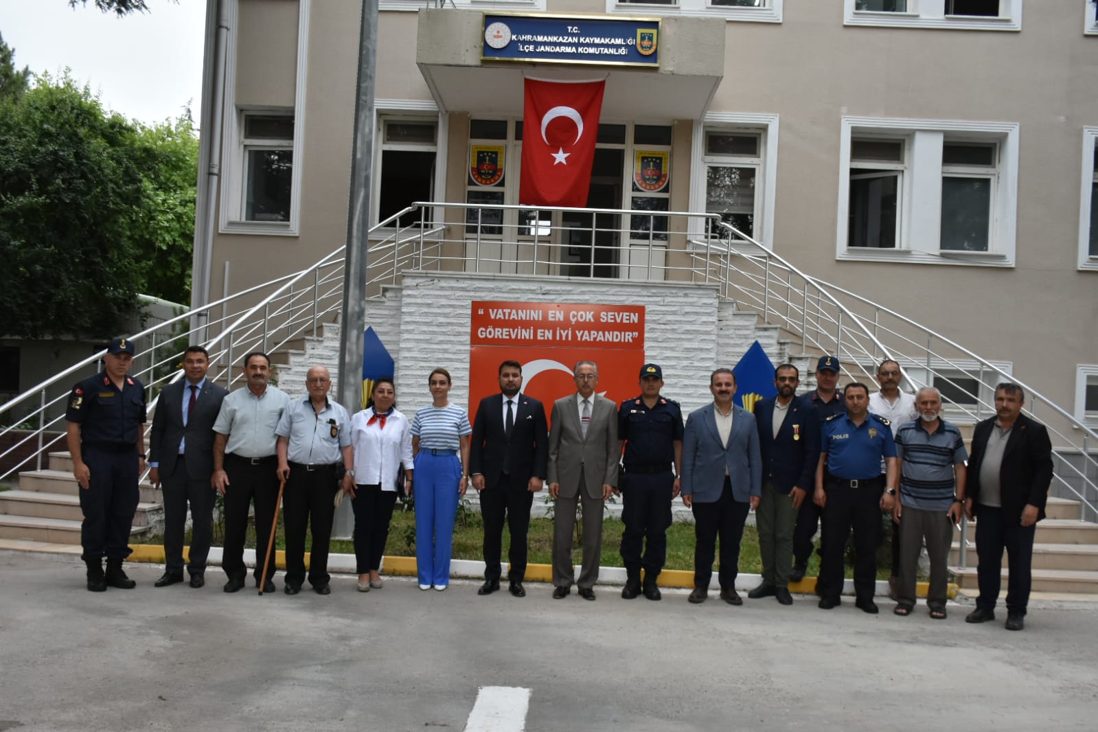 Kaymakamımız A.Selim PARLAR Jandarma Teşkilatı'nın 185. Kuruluş Yıldönümü dolayısıyla İlçe Jandarma Komutanlığını ziyaret etti.