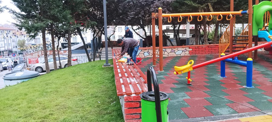 Pursaklar Belediyesi Parkları Yeniliyor