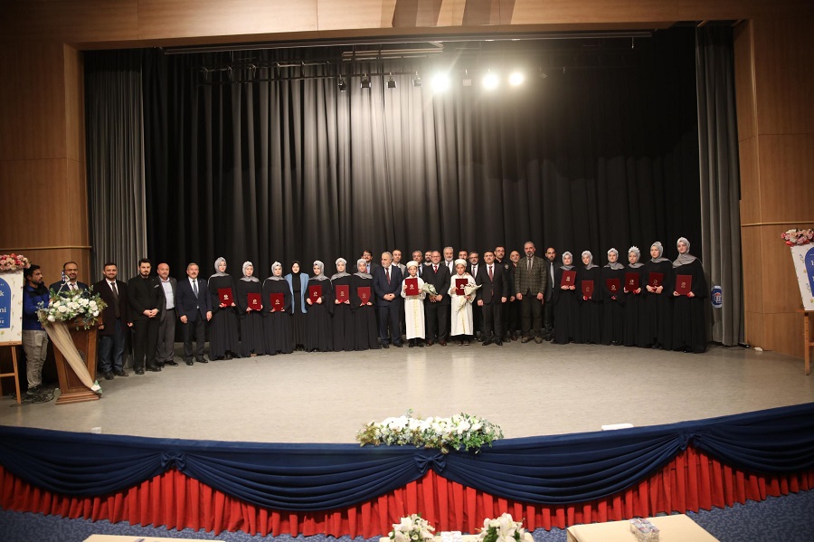 Kaymakamımız Mehmet TUNÇ, Akyurt Belediye Başkanı Hilal AYIK ve Diyanet İşleri Başkan Yardımcısı Doç. Dr. Burhan İŞLİYEN Hafızlık İcazet Merasiminde Buluştu