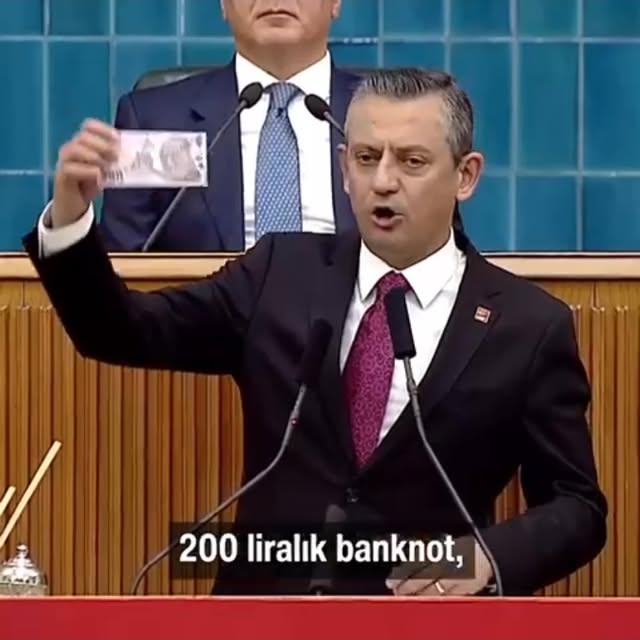 CHP Genel Başkanı Özgür Özel: 'Para Tıpkı Bayrak Gibidir'