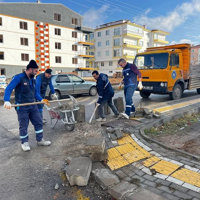 Yeşiltepe Mahallesi'nde Kaldırım Onarım Çalışmaları Son Aşamada