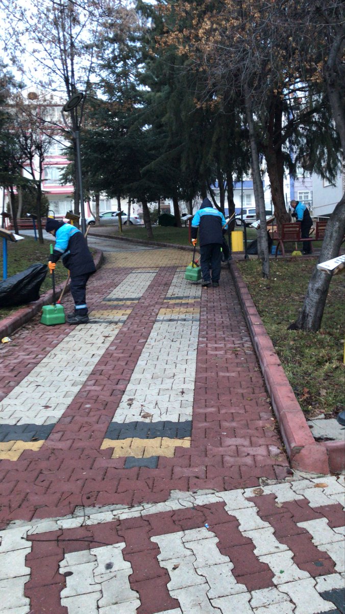 Pursaklar Belediyesi, Park ve Bahçelerin Bakımını Sürdürüyor