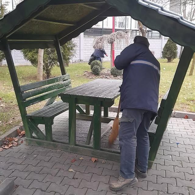 Akyurt Belediyesi Parklarda Bakım ve Temizlik Çalışmaları Yürütüyor