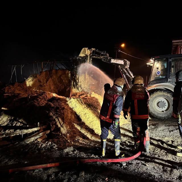 Ankara Kalecik Belediyesi Ahır Yangınına Anında Müdahale Etti