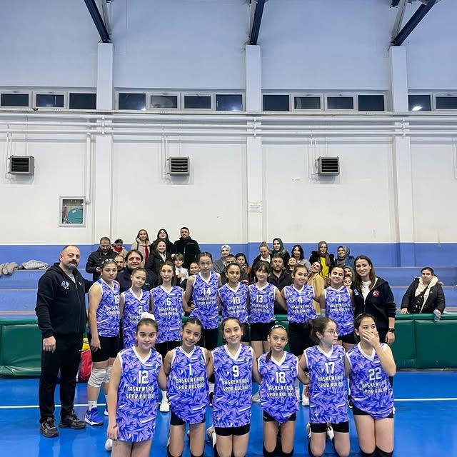 İlçe Başkan Yardımcısı İskender Sormaz, Türkiye Voleybol Federasyonu Midi Kızlar Ligi Müsabakasını İzledi